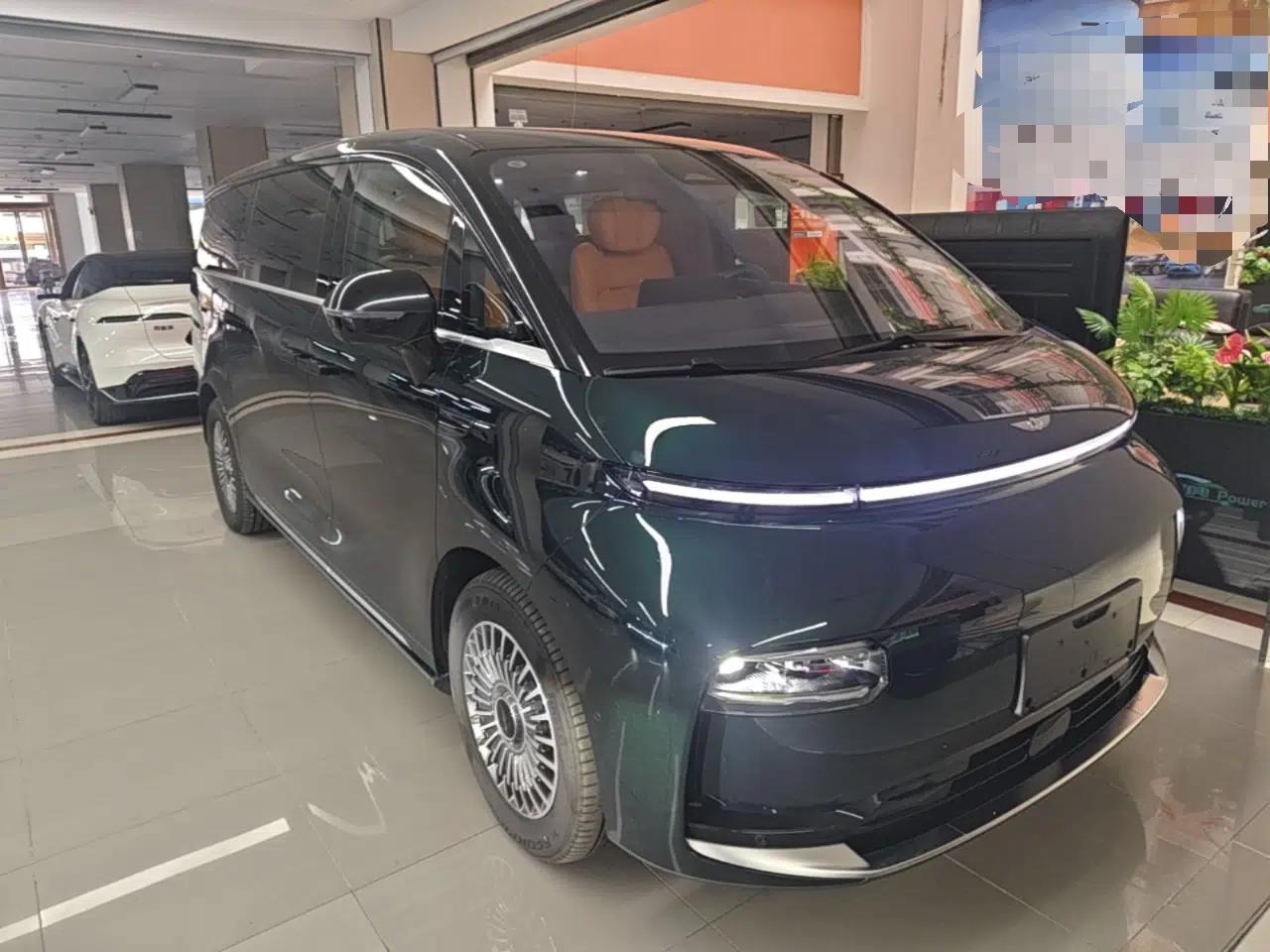 Geely Galaxy LEVC L380 2025 805 km Flagship Version All-Wheel Drive — миниатюра 3