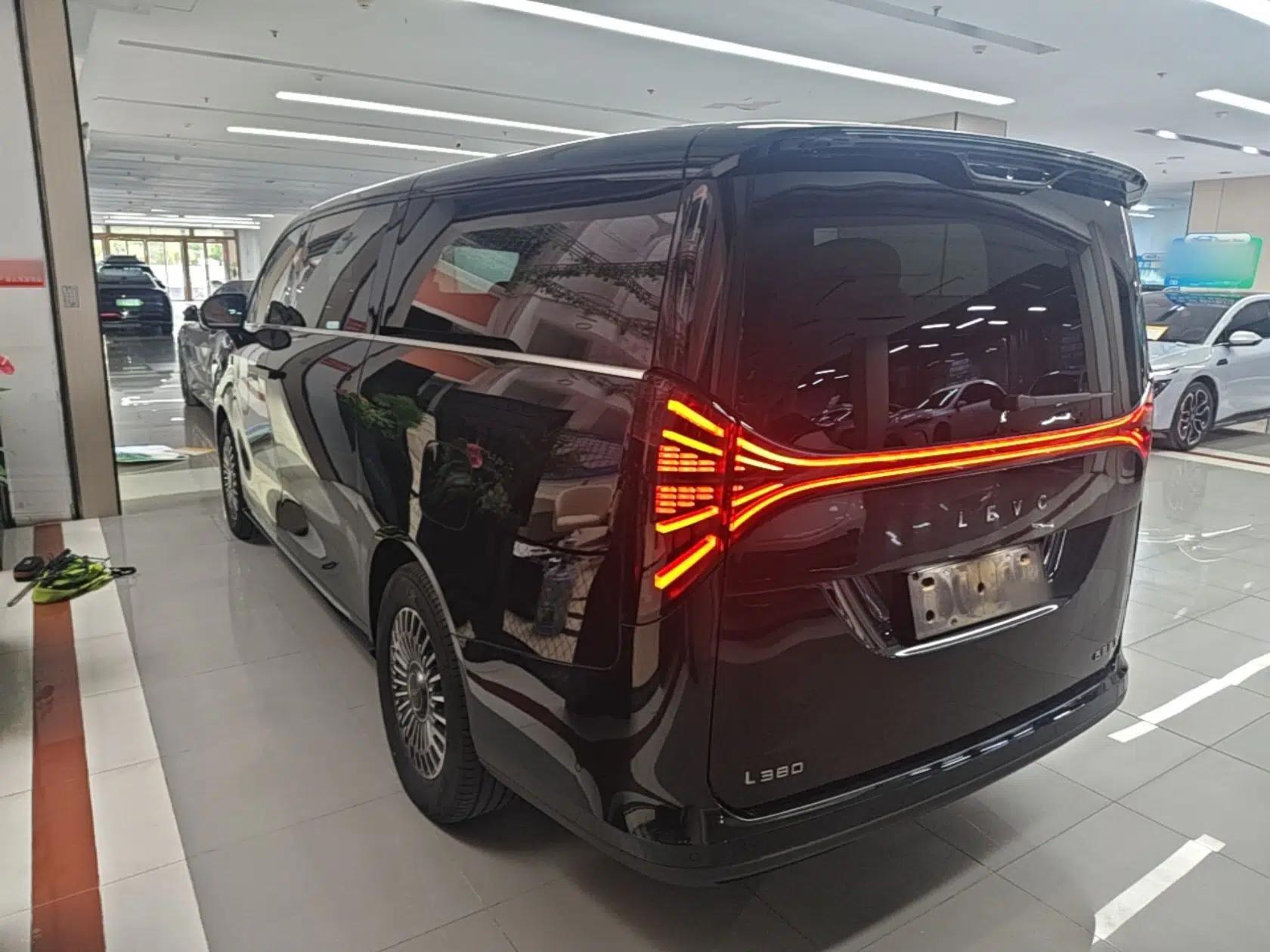 Geely Galaxy LEVC L380 2025 805 km Flagship Version All-Wheel Drive — миниатюра 4