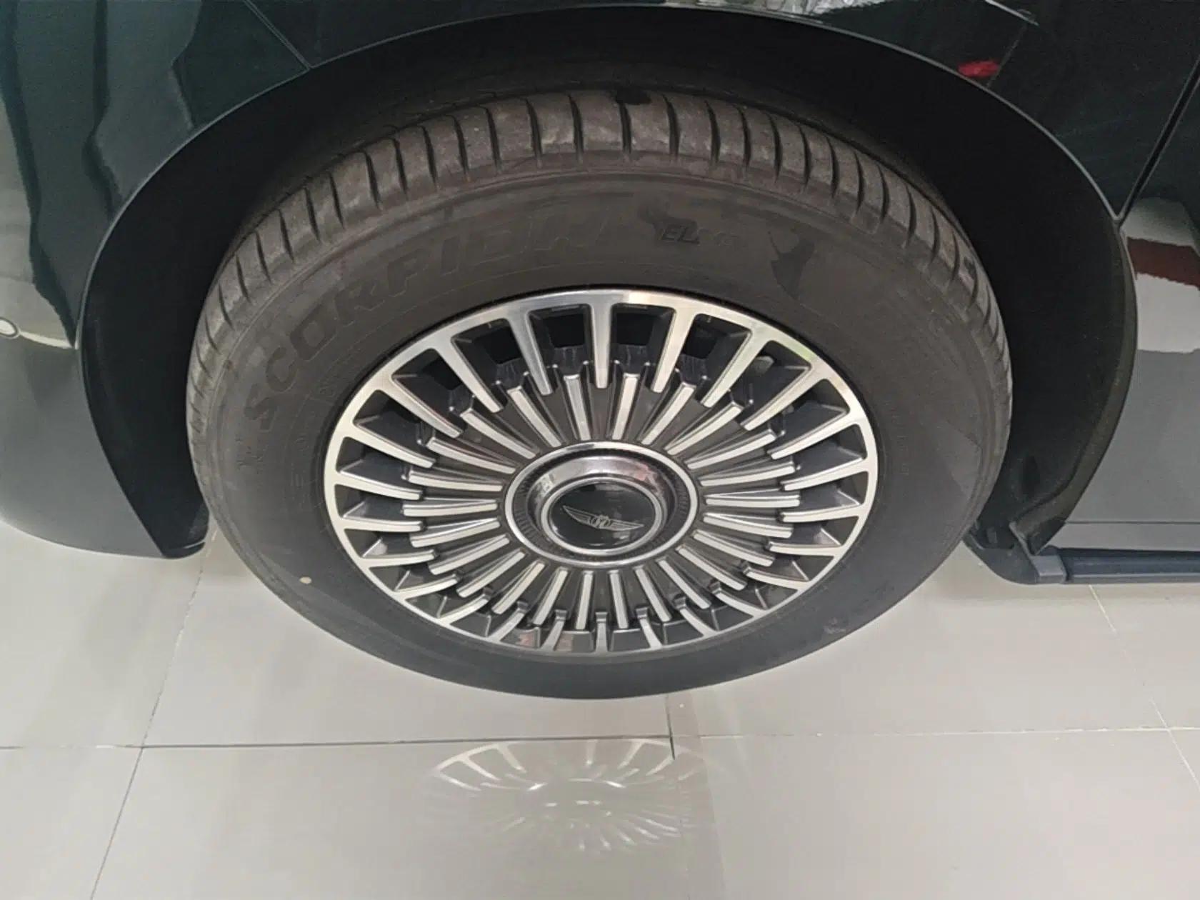 Geely Galaxy LEVC L380 2025 805 km Flagship Version All-Wheel Drive — миниатюра 8