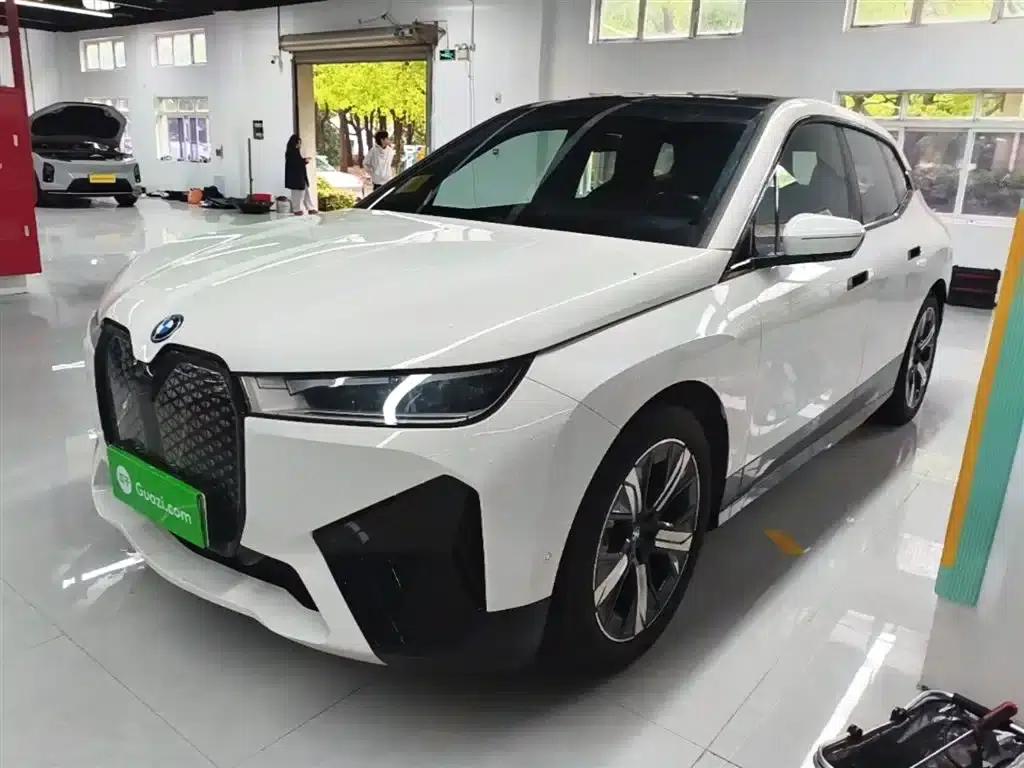 BMW iX 2022 xDrive40 — миниатюра 1