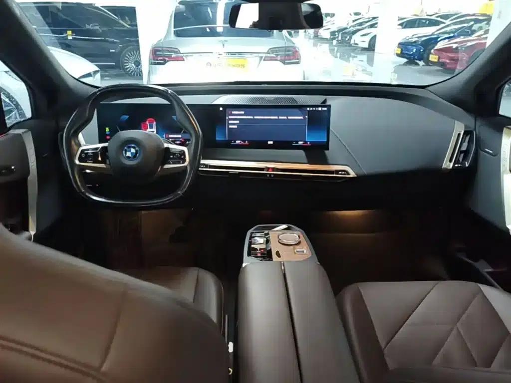 BMW iX 2022 xDrive40 — миниатюра 10