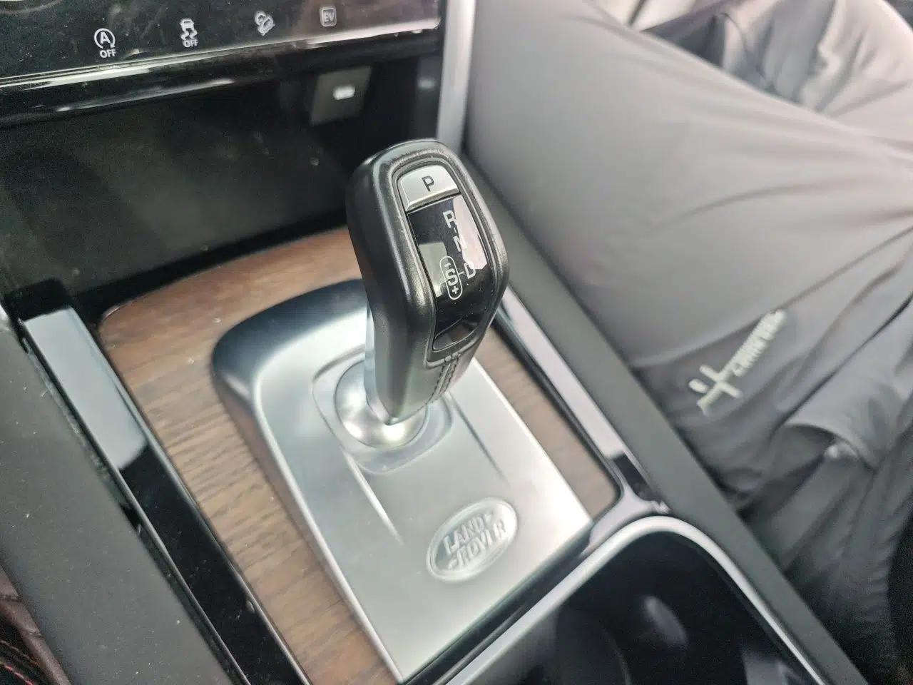 Land Rover Discovery Sport New Energy 2022 P300e Performance Tech Edition — миниатюра 15