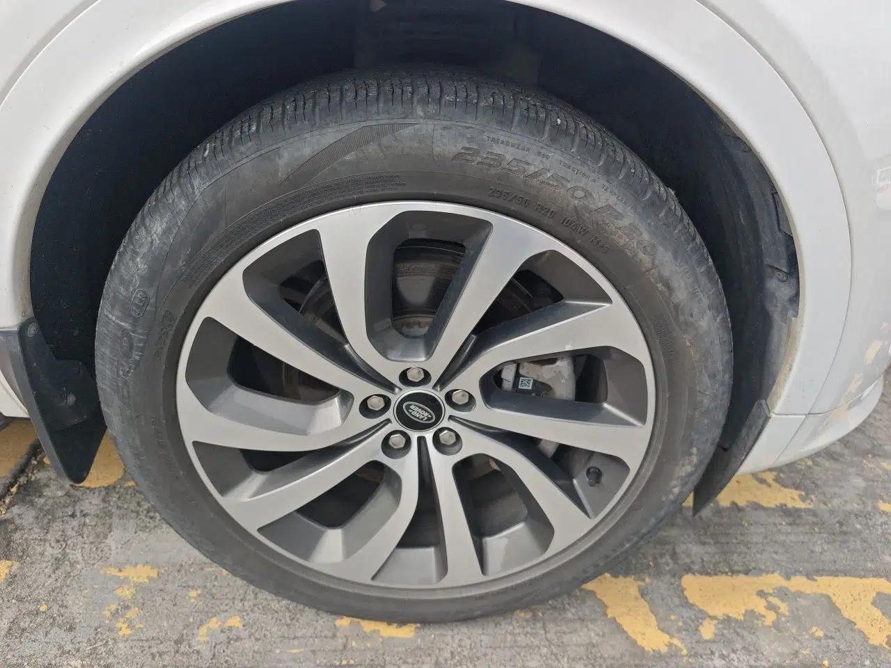 Land Rover Discovery Sport New Energy 2022 P300e Performance Tech Edition — миниатюра 8