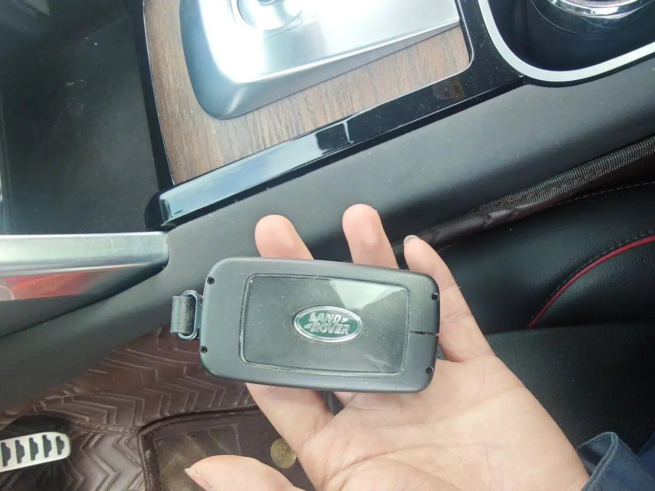 Land Rover Discovery Sport New Energy 2022 P300e Performance Tech Edition — миниатюра 9