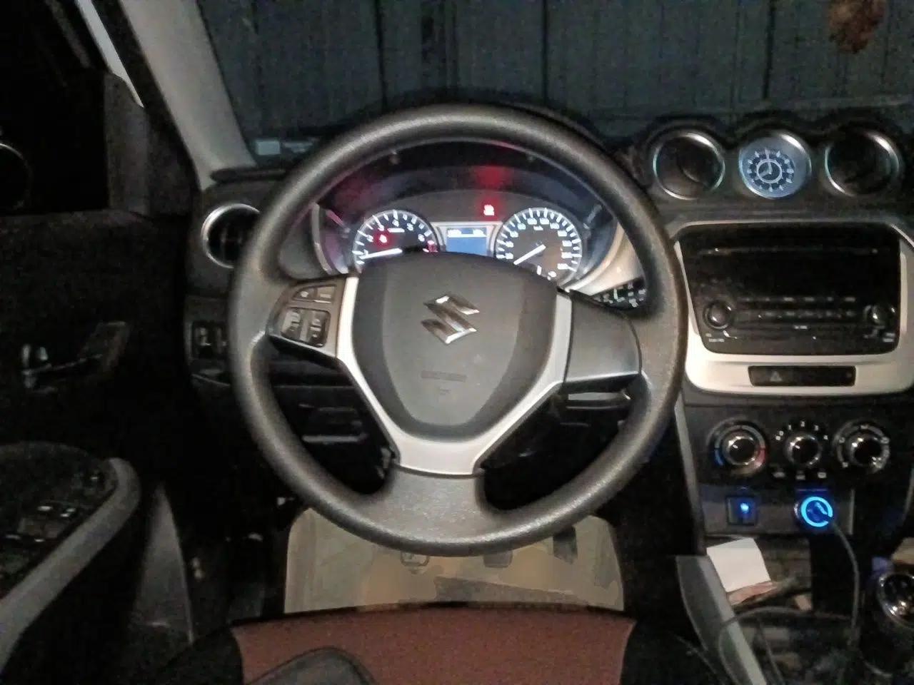 Suzuki Vitara 2016 1.6L Manual Two-Wheel Drive Entry-Level Trim — миниатюра 11