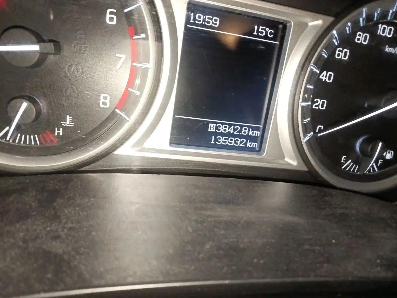 Suzuki Vitara 2016 1.6L Manual Two-Wheel Drive Entry-Level Trim — миниатюра 13
