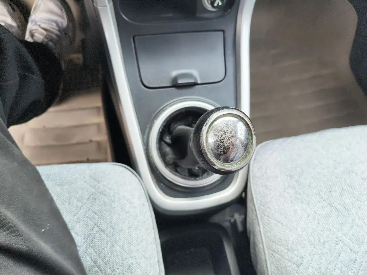 Suzuki Wagon R 2016 1.4L Manual Value Model — миниатюра 15