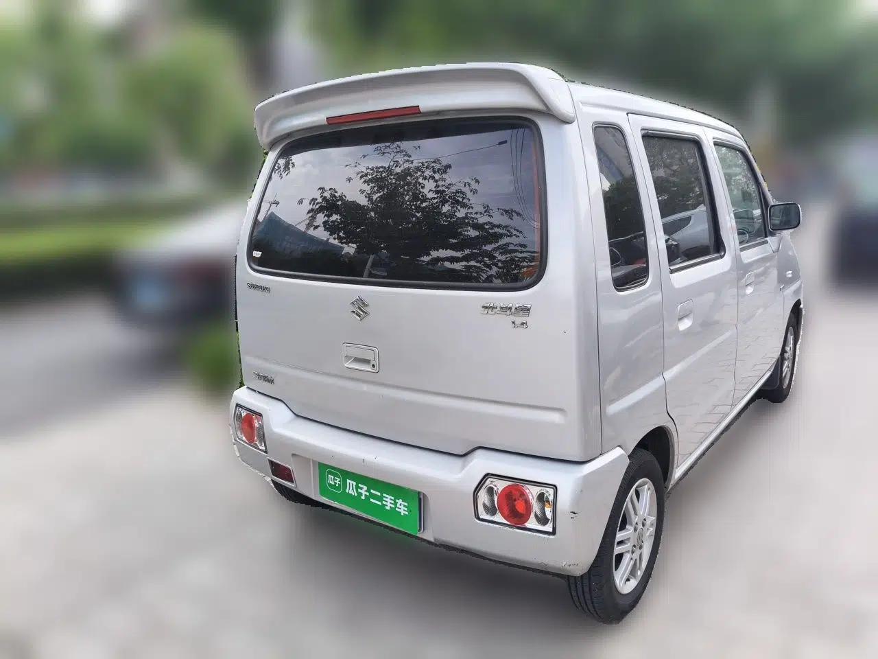 Suzuki Wagon R 2016 1.4L Manual Value Model — миниатюра 6
