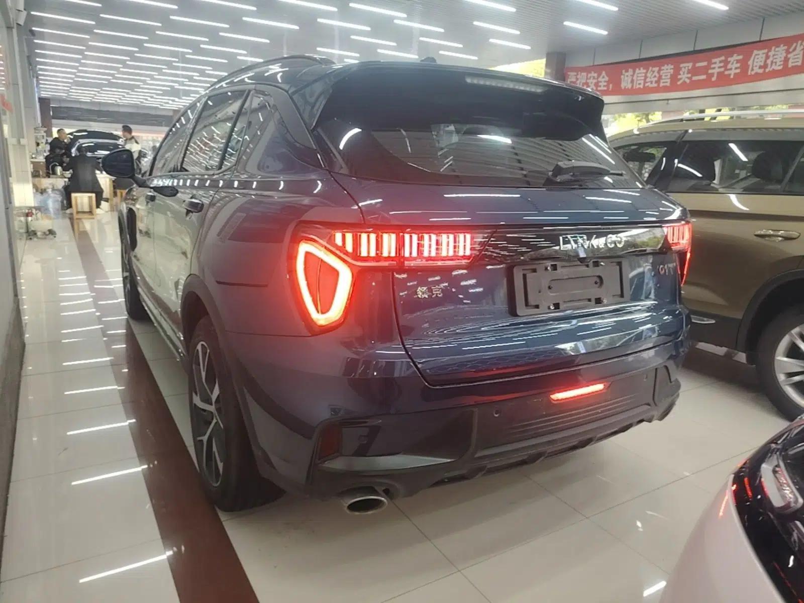 Lynk & Co 01 EM-P 2022 1.5TD PHEV Plus — миниатюра 4