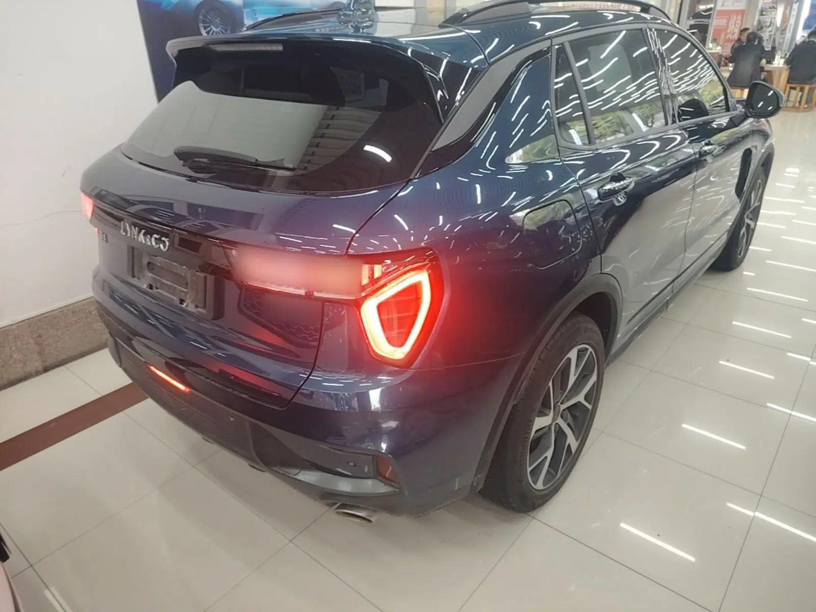 Lynk & Co 01 EM-P 2022 1.5TD PHEV Plus — миниатюра 6