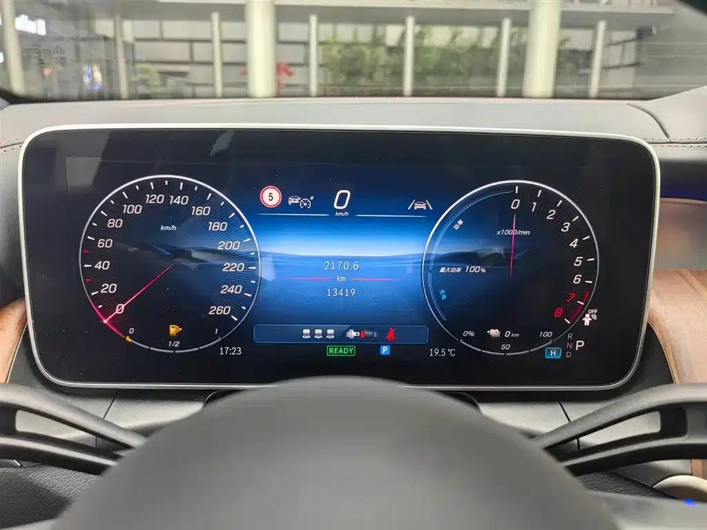 Mercedes-Benz GLC PHEV 2025 350 e L 4MATIC Classic Edition — миниатюра 9