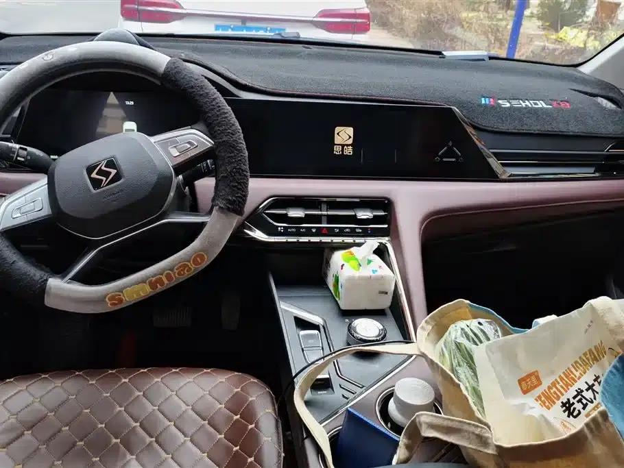 Sihao X8 PLUS 2023 1.5TGDI DCT Smart Edition 6-seater — миниатюра 12