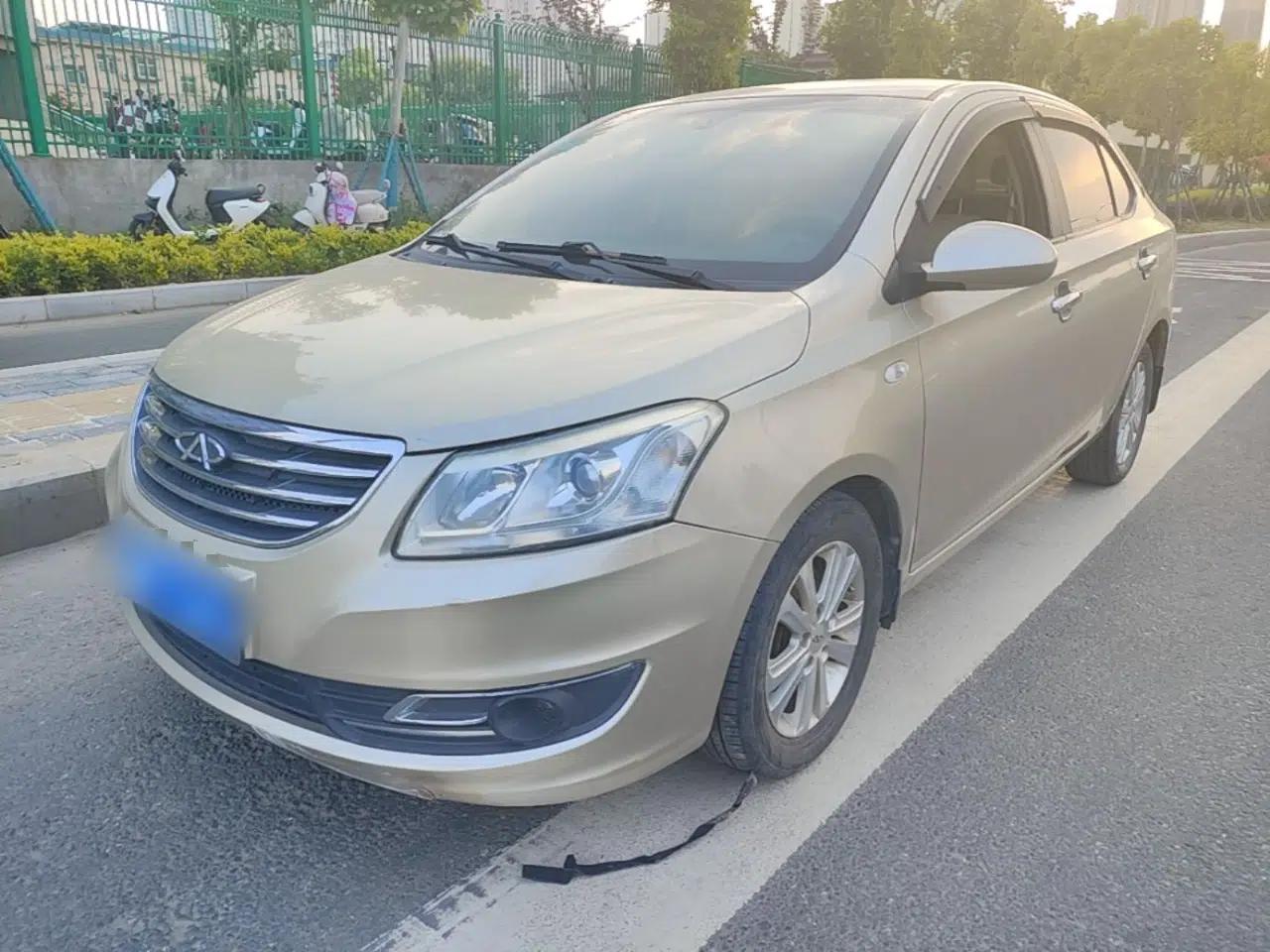 Chery E3 2013 1.5L Manual Fashion Model — миниатюра 1