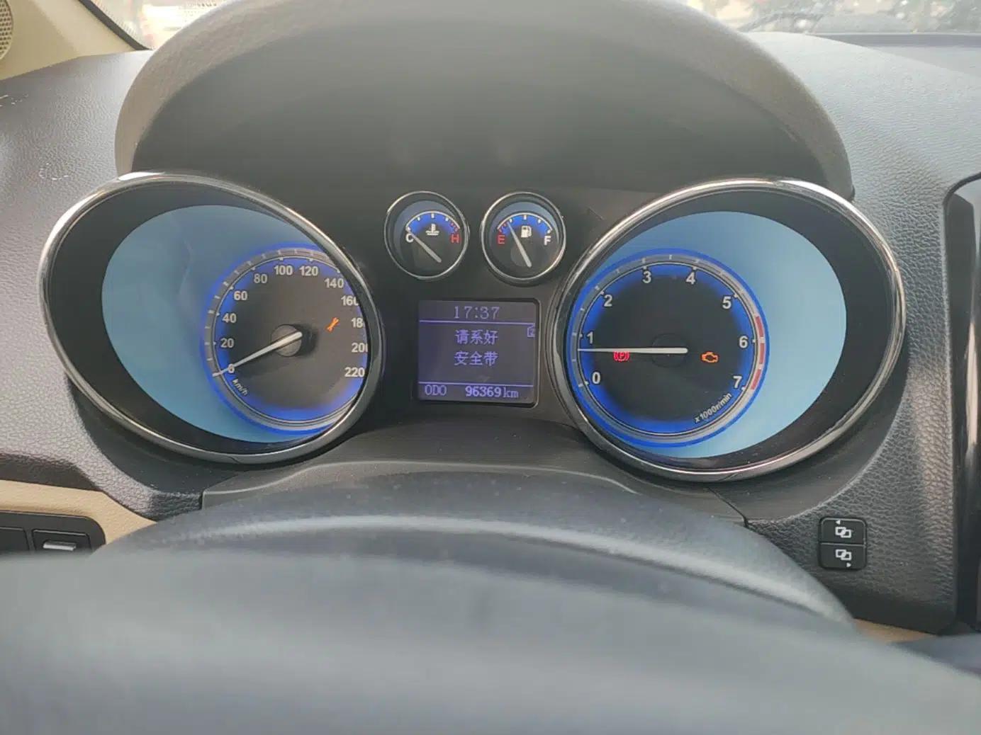 Chery E3 2013 1.5L Manual Fashion Model — миниатюра 15
