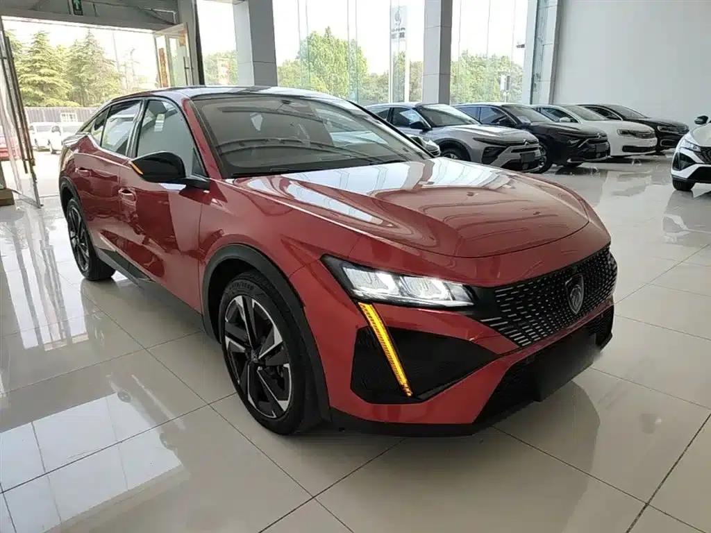 Peugeot 408X 2023 Charm Edition — миниатюра 4