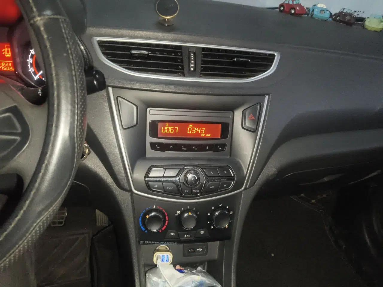 Chery Arrizo 3 2015 1.5L Manual Genuine Version — миниатюра 14