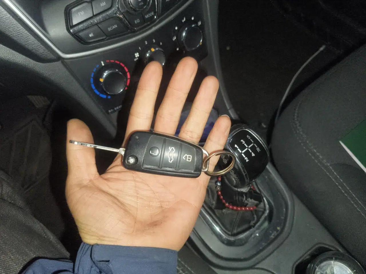 Chery Arrizo 3 2015 1.5L Manual Genuine Version — миниатюра 9