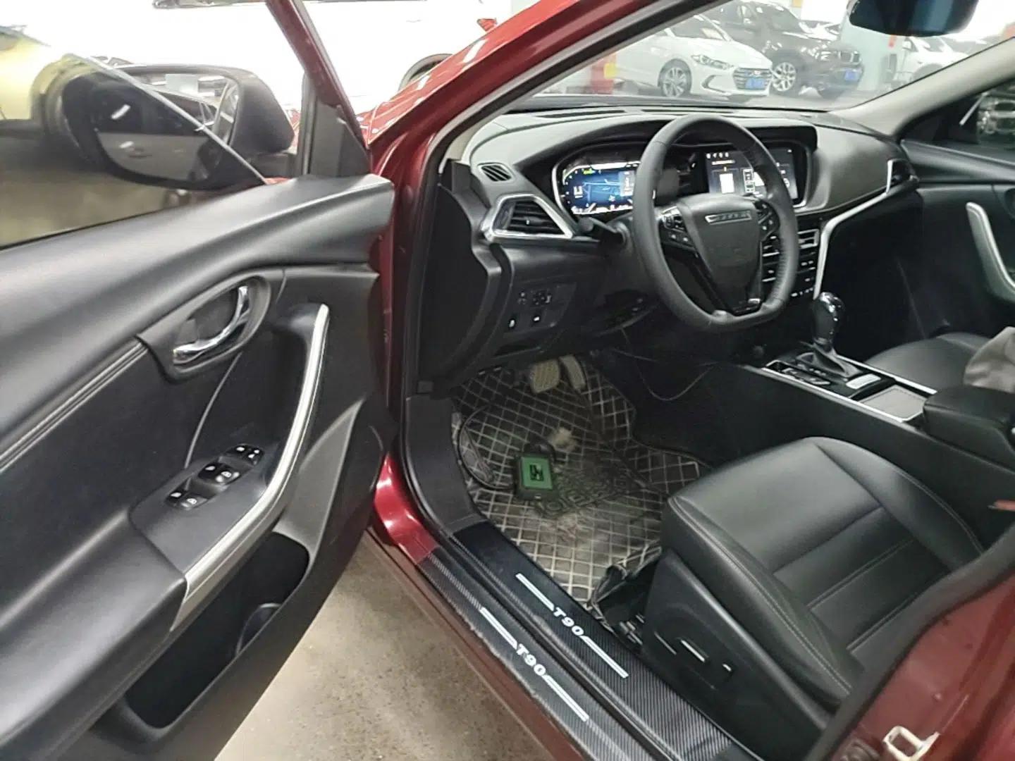 Venucia T90 2020 2.0L CVT Smart Connect & Smooth Drive Edition — миниатюра 19
