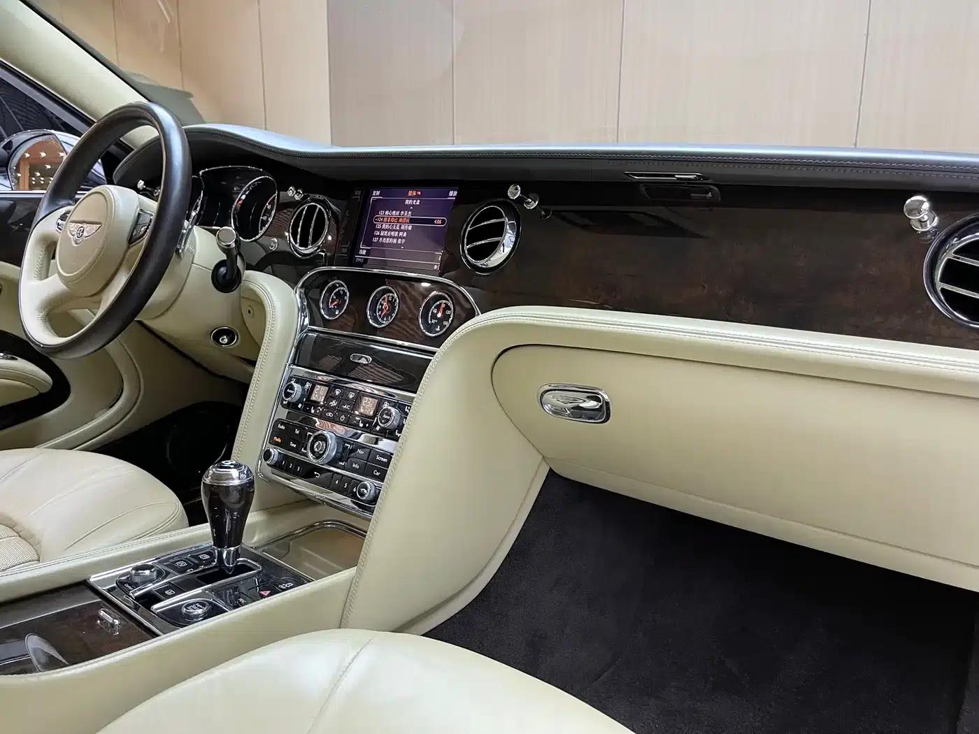 Mulsanne 2011 6.8T Luxury Edition — миниатюра 6