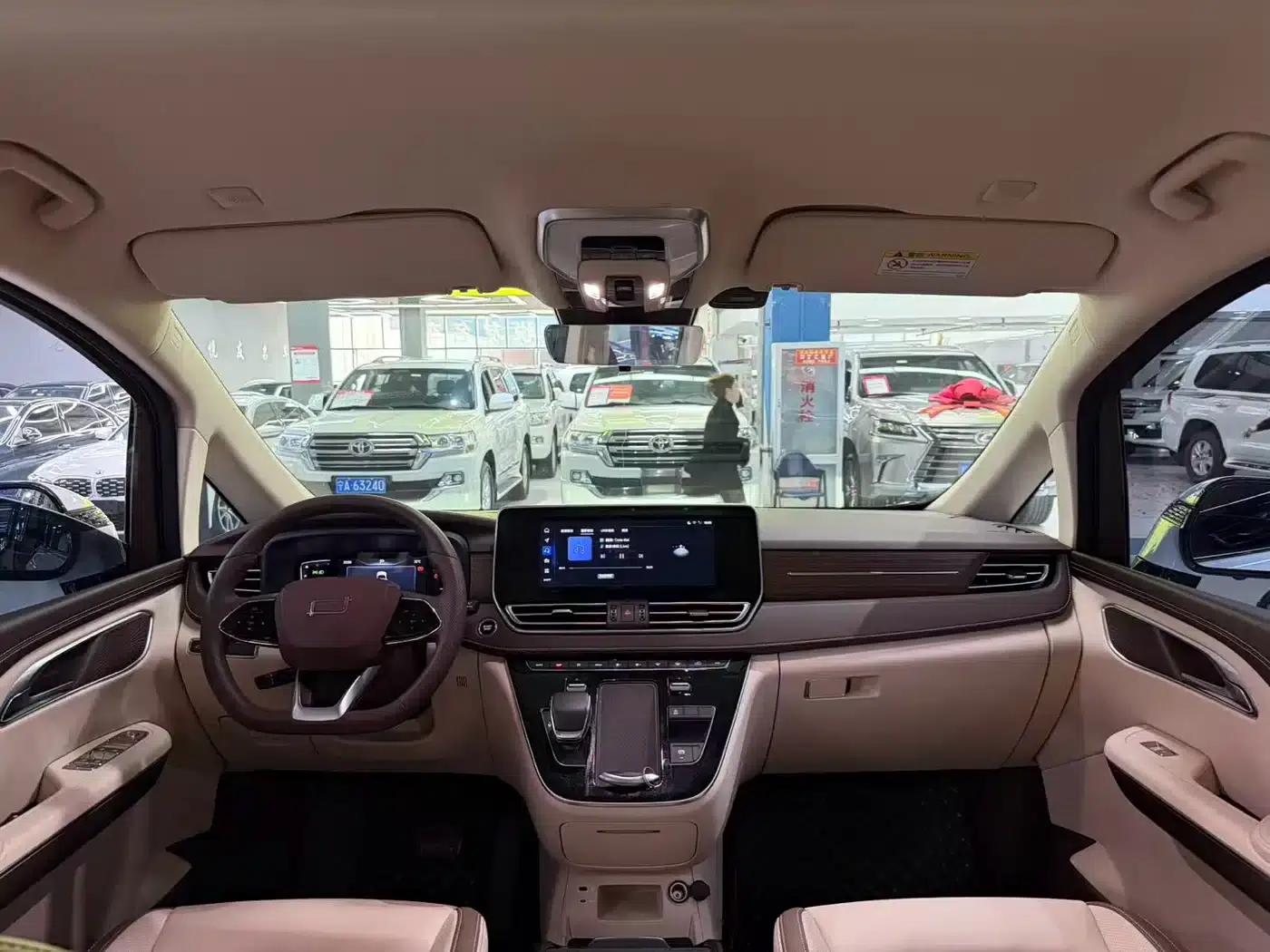 Bestune M9 2023 2.0T Premium Edition — миниатюра 14
