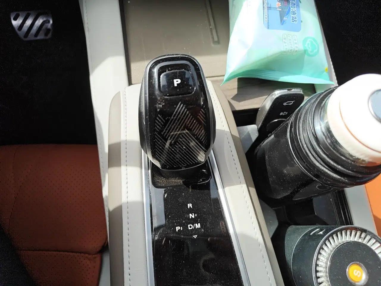 Roewe RX9 2023 2.0T Four-Wheel Drive Luxury Edition — миниатюра 15