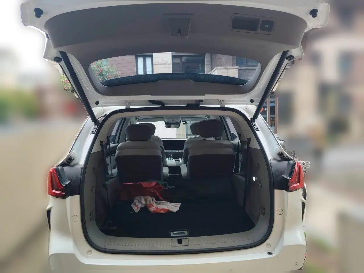 Roewe RX9 2023 2.0T Two-Wheel Drive Enjoyment Version — миниатюра 20