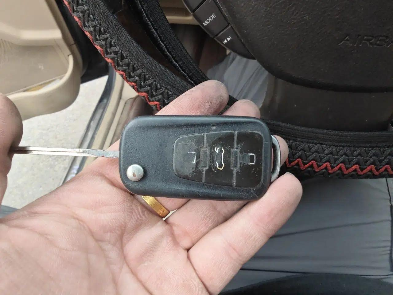 Roewe 750 2011 1.8T 750D NAVI Business Edition Automatic Transmission — миниатюра 9