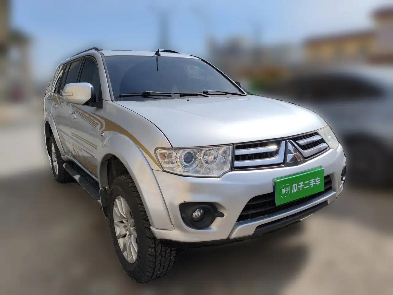 Mitsubishi Pajero Sport 2013 3.0L Automatic Two-Wheel Drive Luxury Edition — миниатюра 3