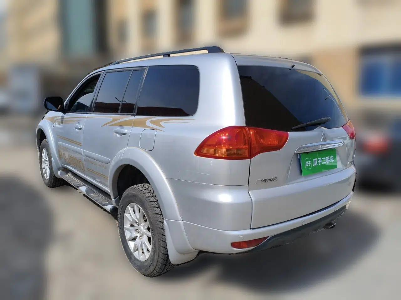 Mitsubishi Pajero Sport 2013 3.0L Automatic Two-Wheel Drive Luxury Edition — миниатюра 4