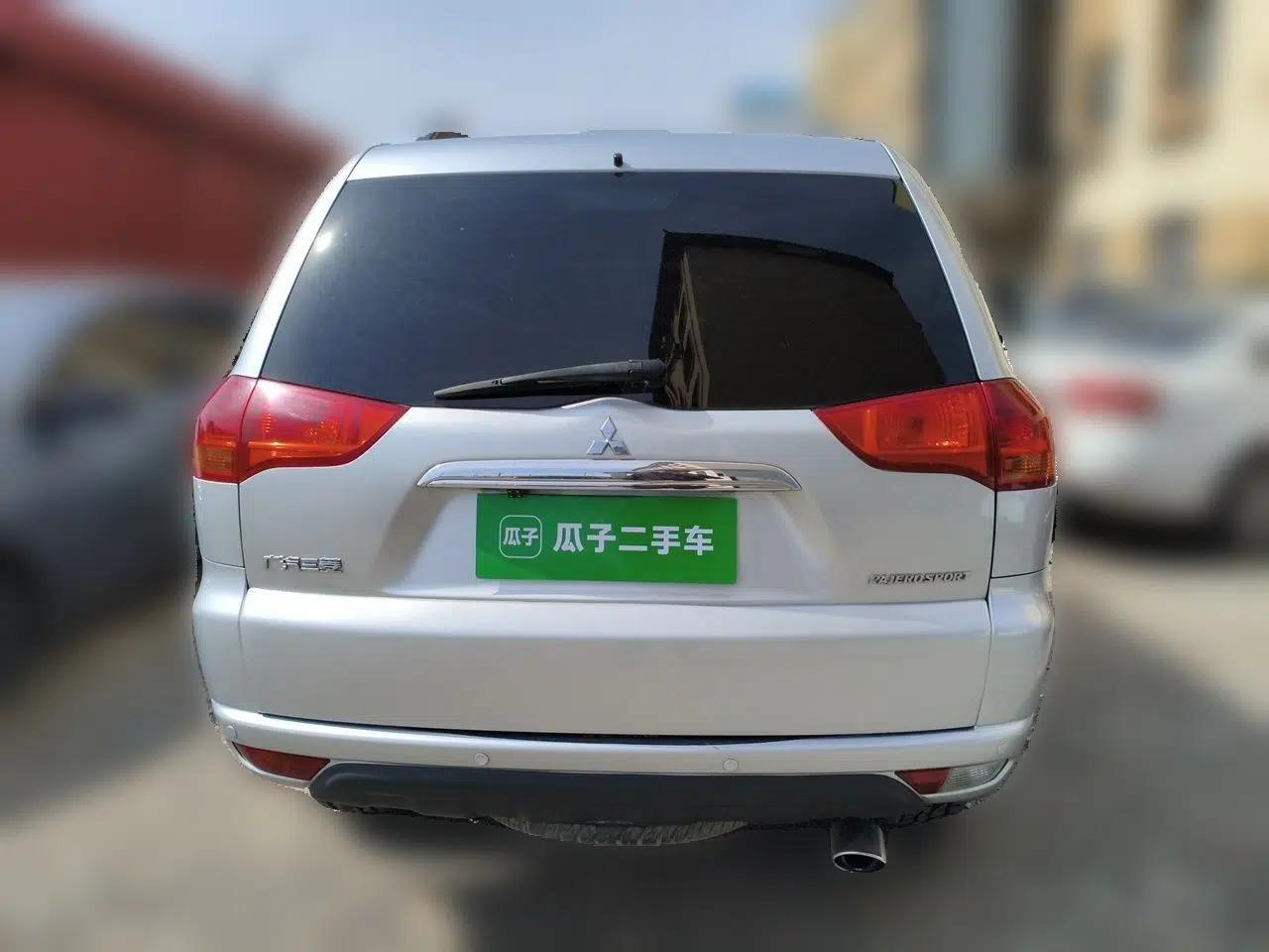 Mitsubishi Pajero Sport 2013 3.0L Automatic Two-Wheel Drive Luxury Edition — миниатюра 5