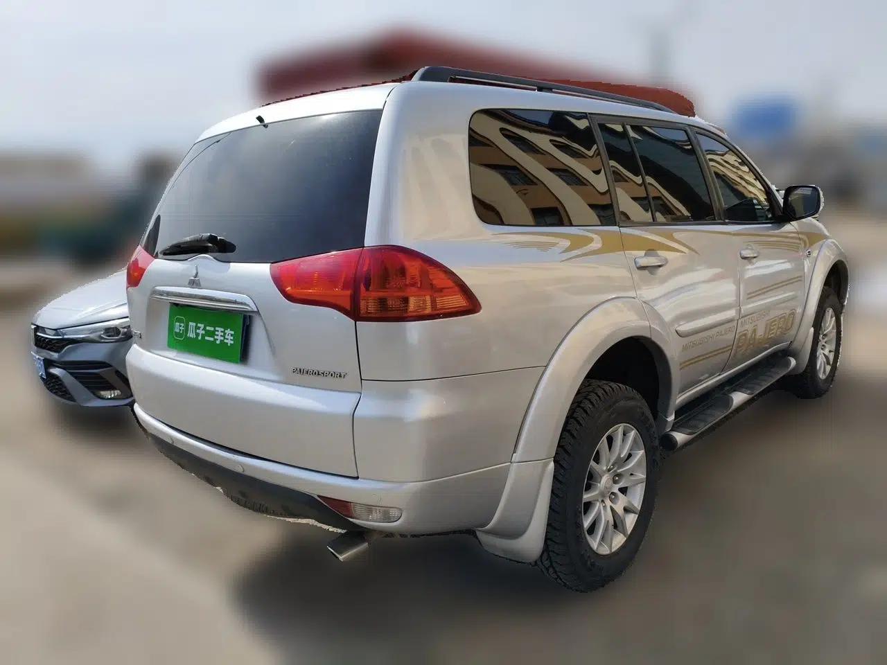 Mitsubishi Pajero Sport 2013 3.0L Automatic Two-Wheel Drive Luxury Edition — миниатюра 6
