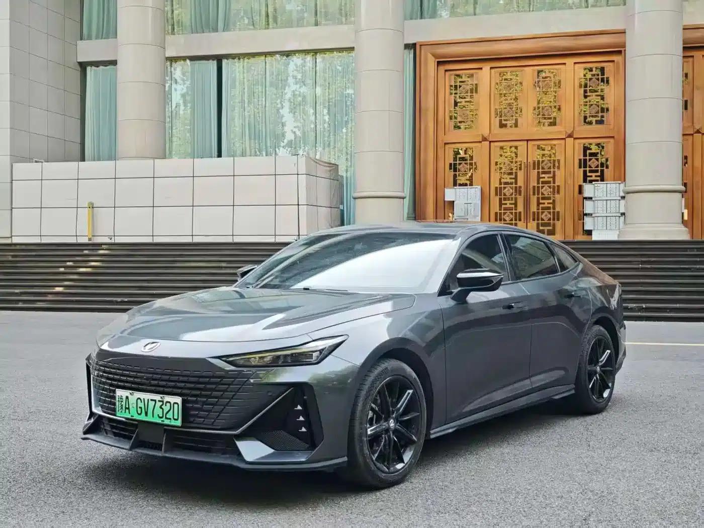 Changan UNI-V Smart Electric iDD 2023 Model, Smart Electric iDD 1.5T, 113km Smart Fun Edition (Fast Version) — миниатюра 1