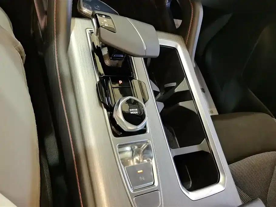 Changan F70 Blue Whale 2023 Model 2.0T Gasoline Automatic Two-Wheel Drive Wealth Creation Edition (Long Wheelbase) — миниатюра 16