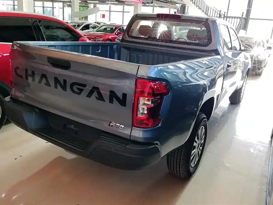 Changan F70 Blue Whale 2023 Model 2.0T Gasoline Automatic Two-Wheel Drive Wealth Creation Edition (Long Wheelbase) — миниатюра 3