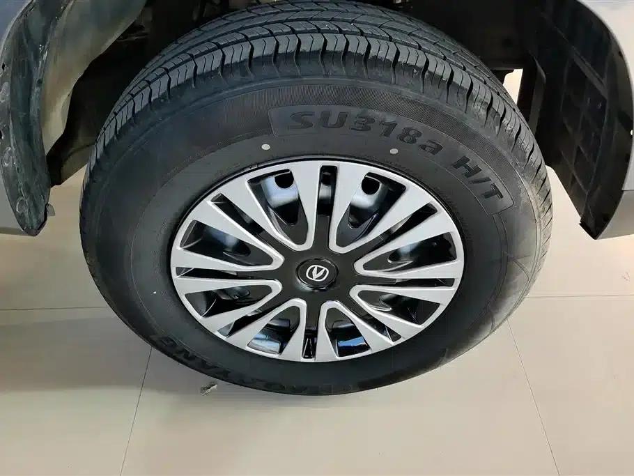 Changan F70 Blue Whale 2023 Model 2.0T Gasoline Automatic Two-Wheel Drive Wealth Creation Edition (Long Wheelbase) — миниатюра 6