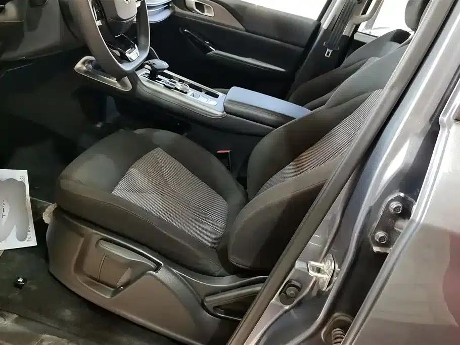 Changan F70 Blue Whale 2023 Model 2.0T Gasoline Automatic Two-Wheel Drive Wealth Creation Edition (Long Wheelbase) — миниатюра 9