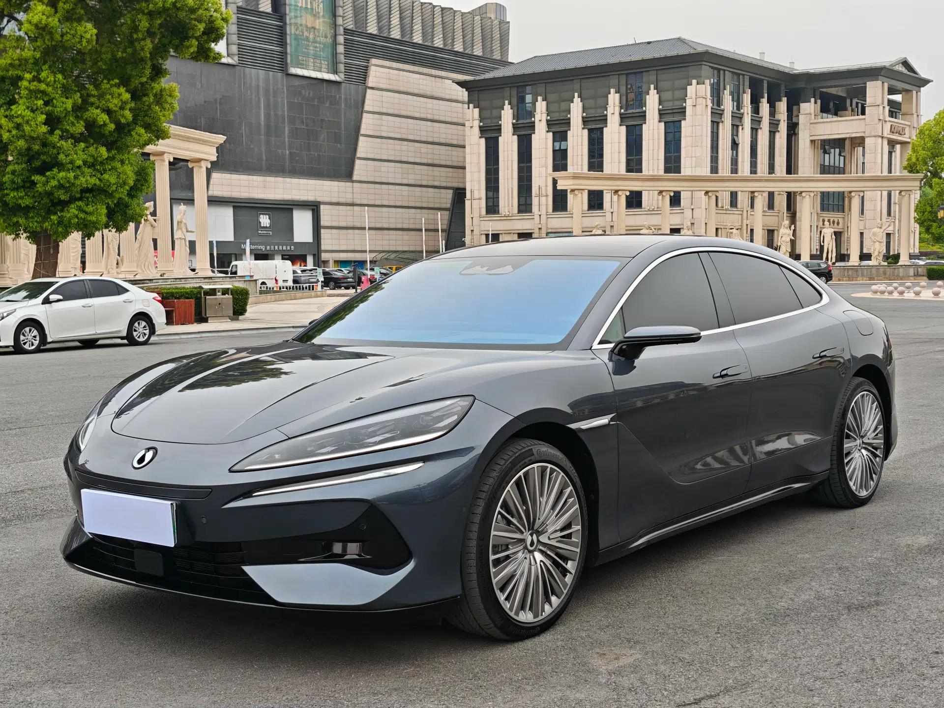 Denza Z9 2024 1100 km All-Wheel-Drive Ultra Version — миниатюра 1