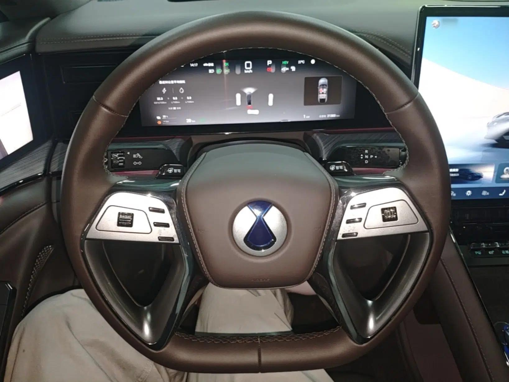Denza Z9 2024 1100 km All-Wheel-Drive Ultra Version — миниатюра 13