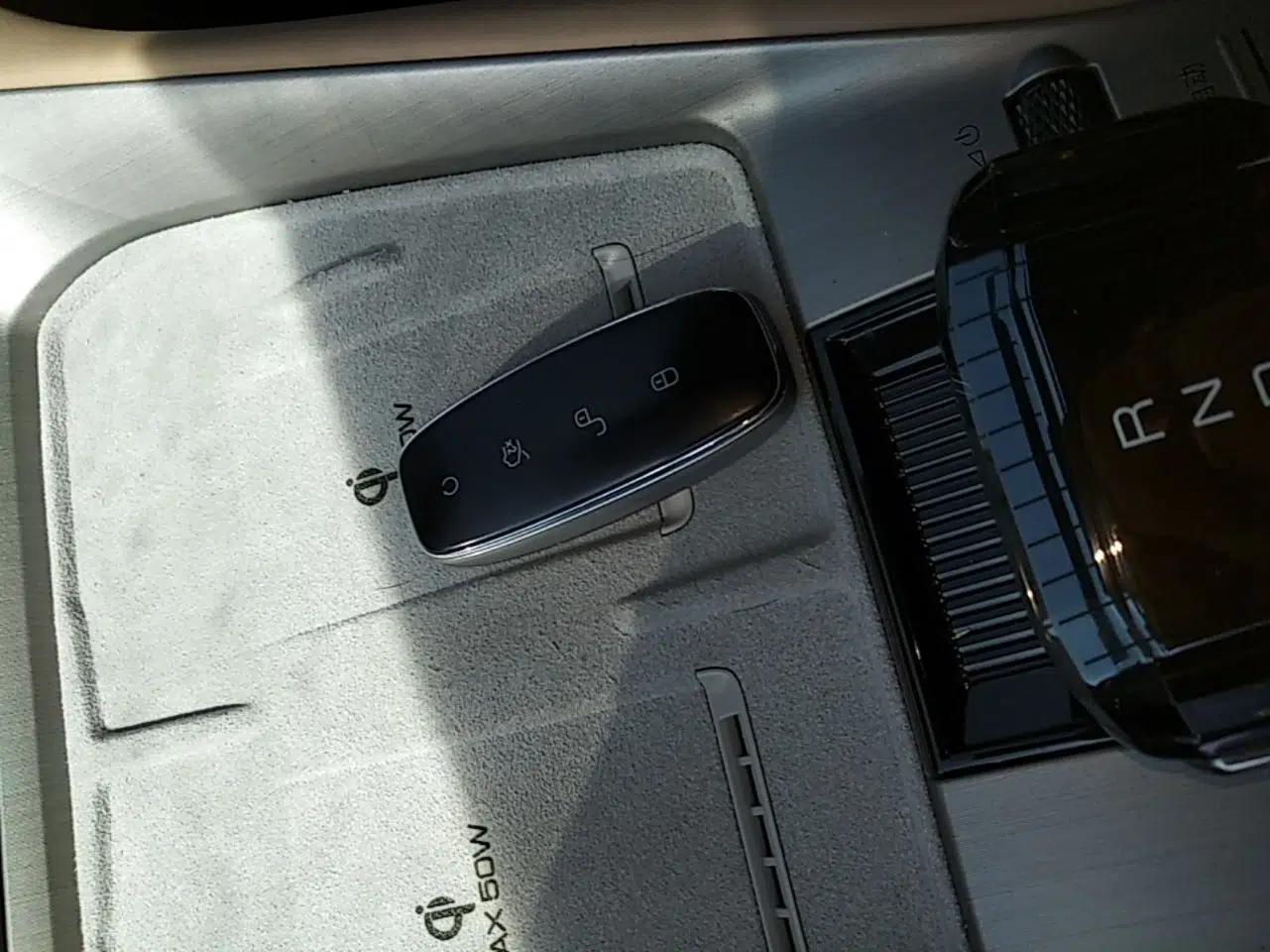 Denza N7 2023 Long-Range Performance Edition — миниатюра 12