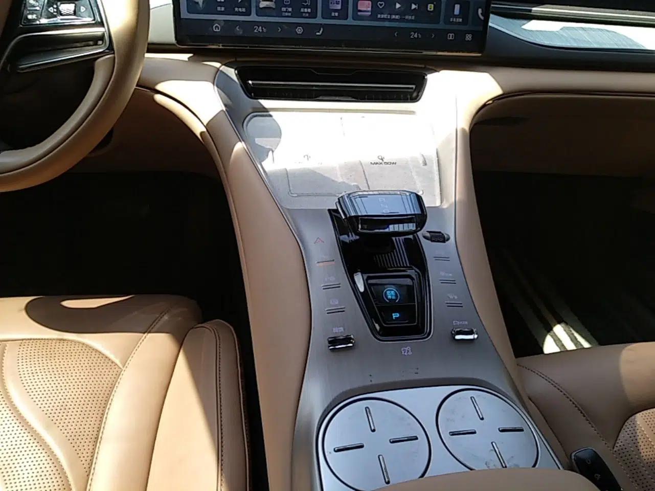 Denza N7 2023 Long-Range Performance Edition — миниатюра 17