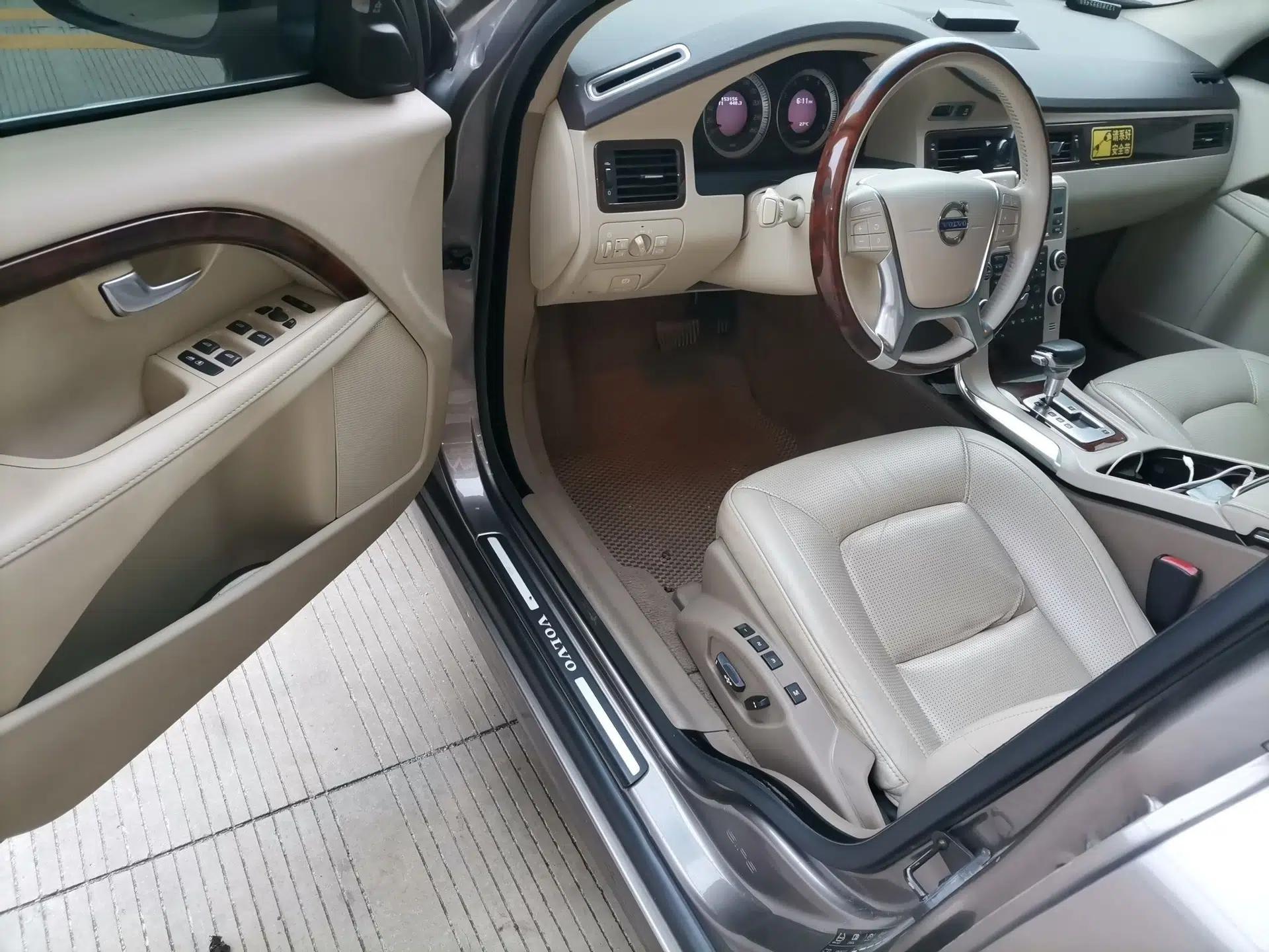 Volvo S80L 2011 2.0T ZhiZun Edition — миниатюра 17