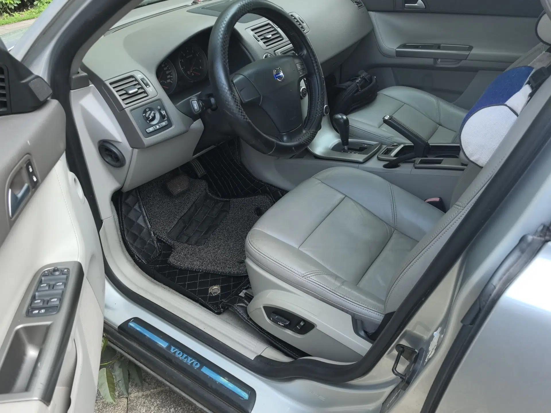 Volvo S40 2011 2.0L Automatic ZhiShang Edition — миниатюра 17