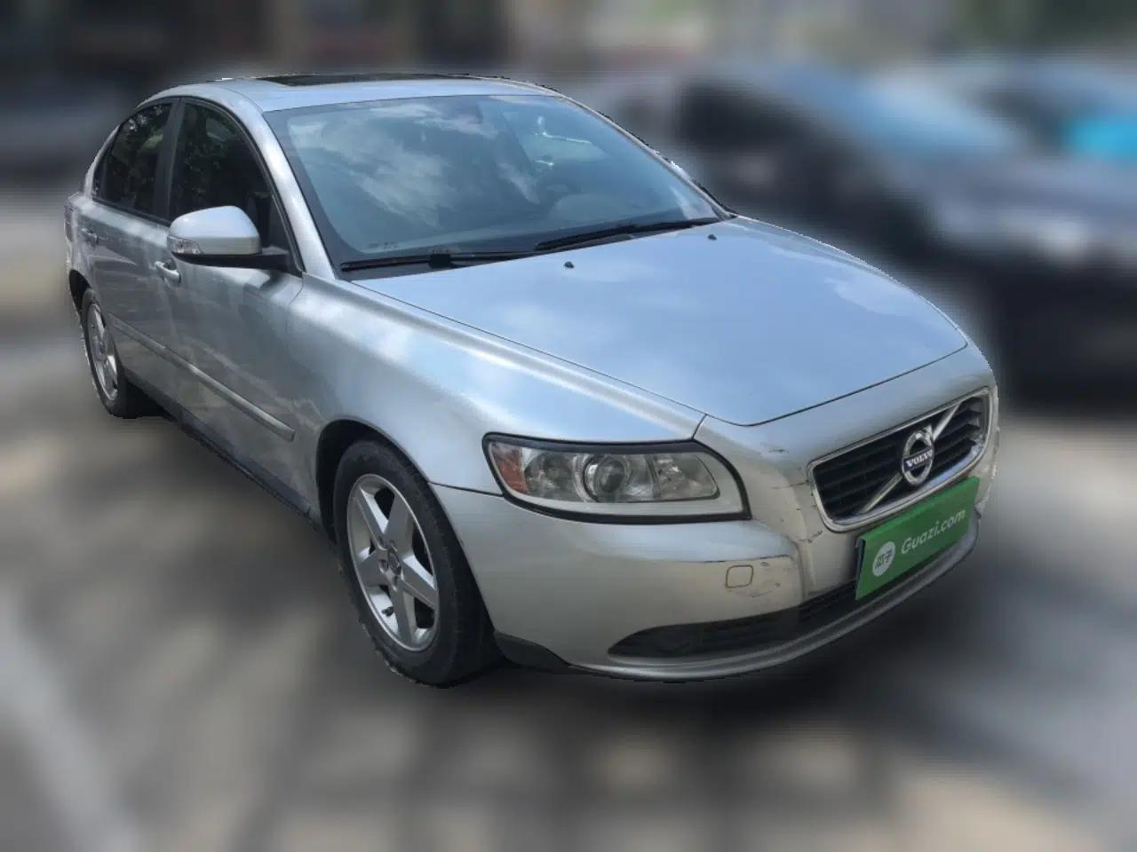 Volvo S40 2011 2.0L Automatic ZhiShang Edition — миниатюра 3