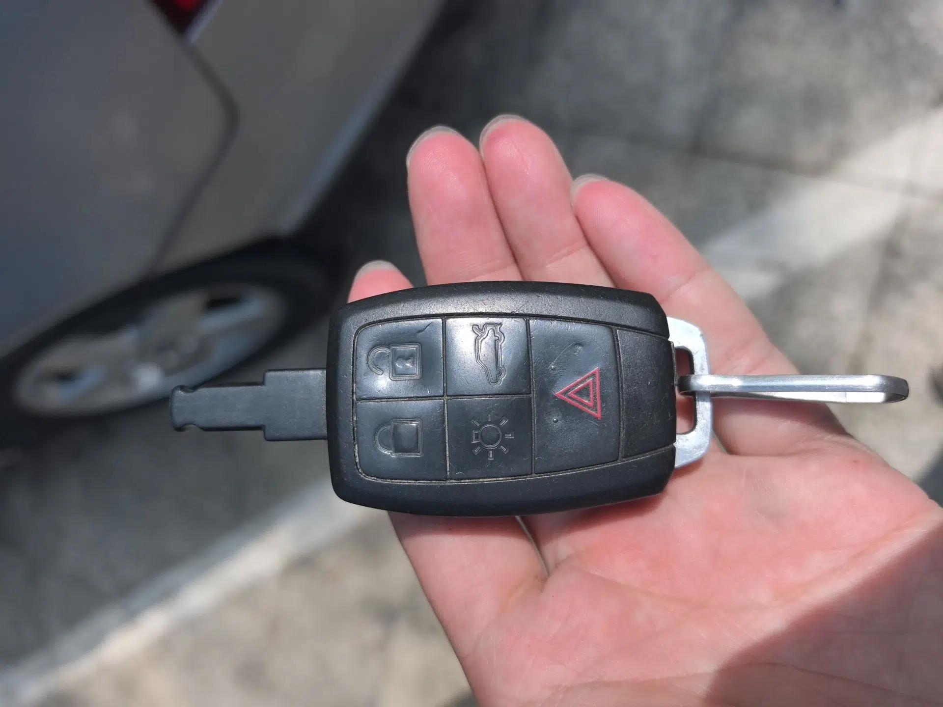 Volvo S40 2011 2.0L Automatic ZhiShang Edition — миниатюра 9
