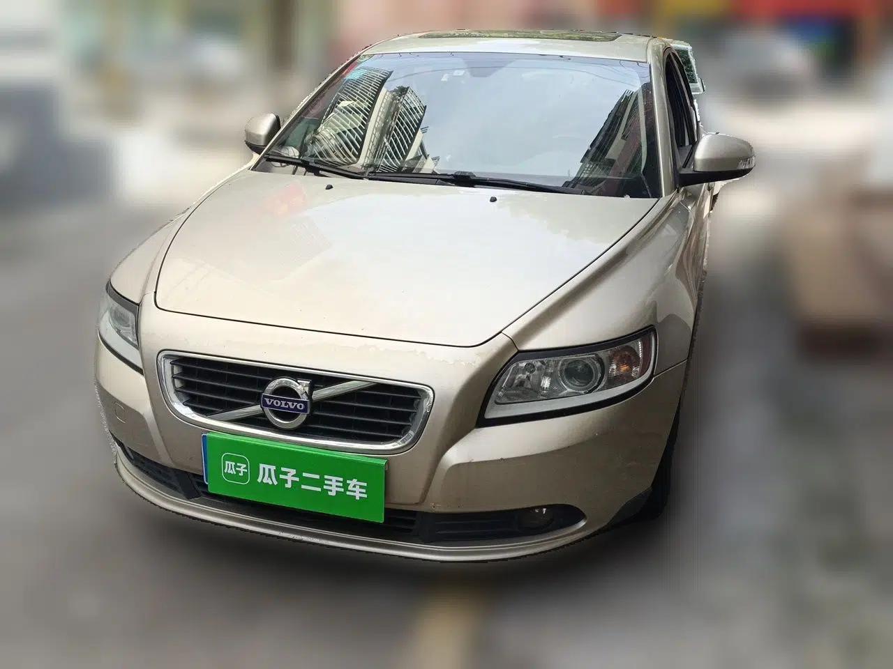 Volvo S40 2011 2.0L Automatic ZhiShang Edition — миниатюра 2