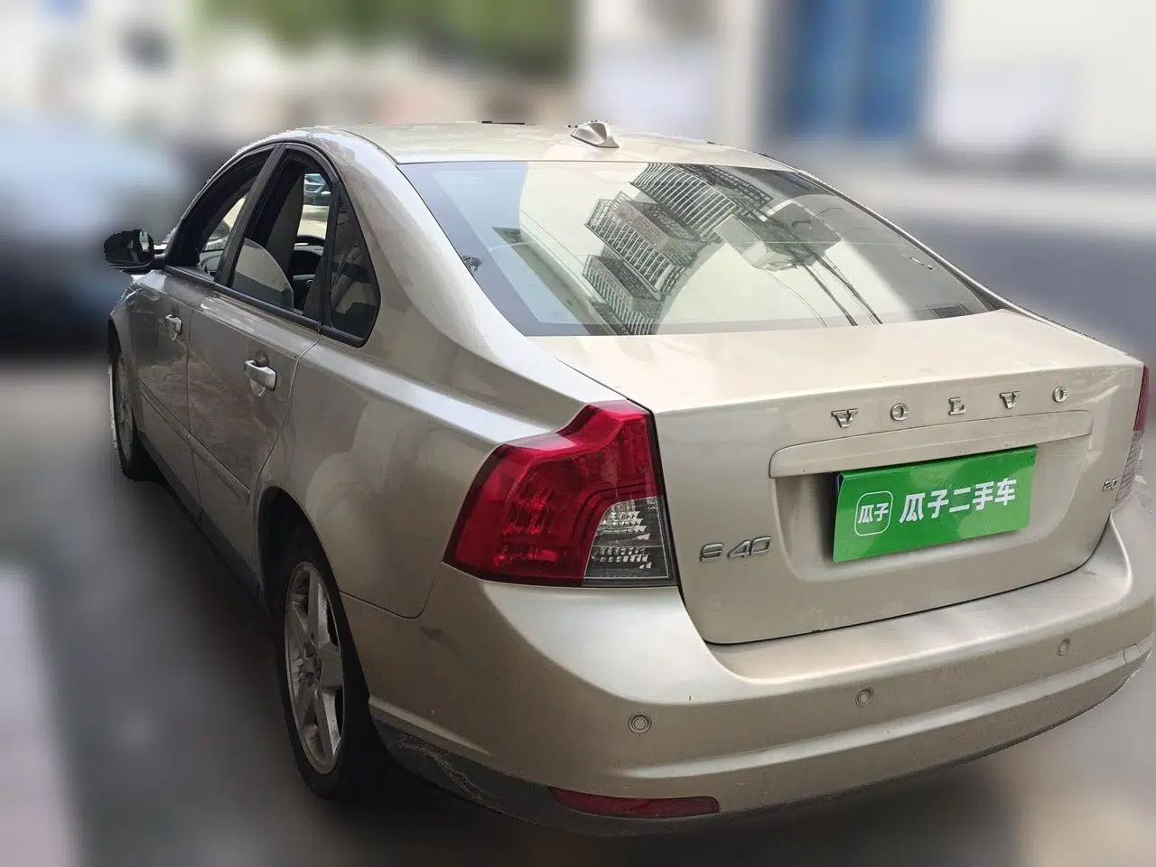 Volvo S40 2011 2.0L Automatic ZhiShang Edition — миниатюра 4