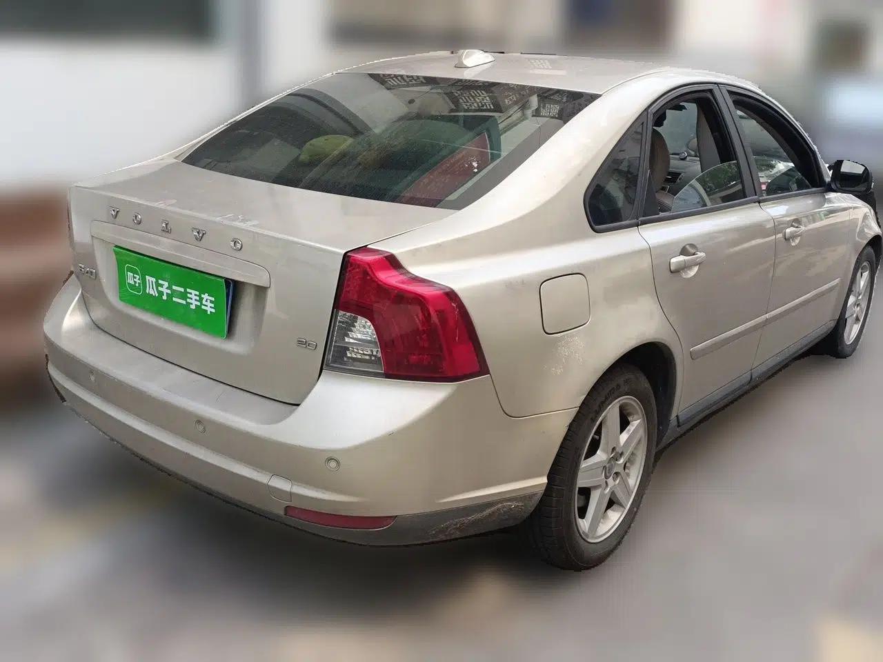 Volvo S40 2011 2.0L Automatic ZhiShang Edition — миниатюра 6