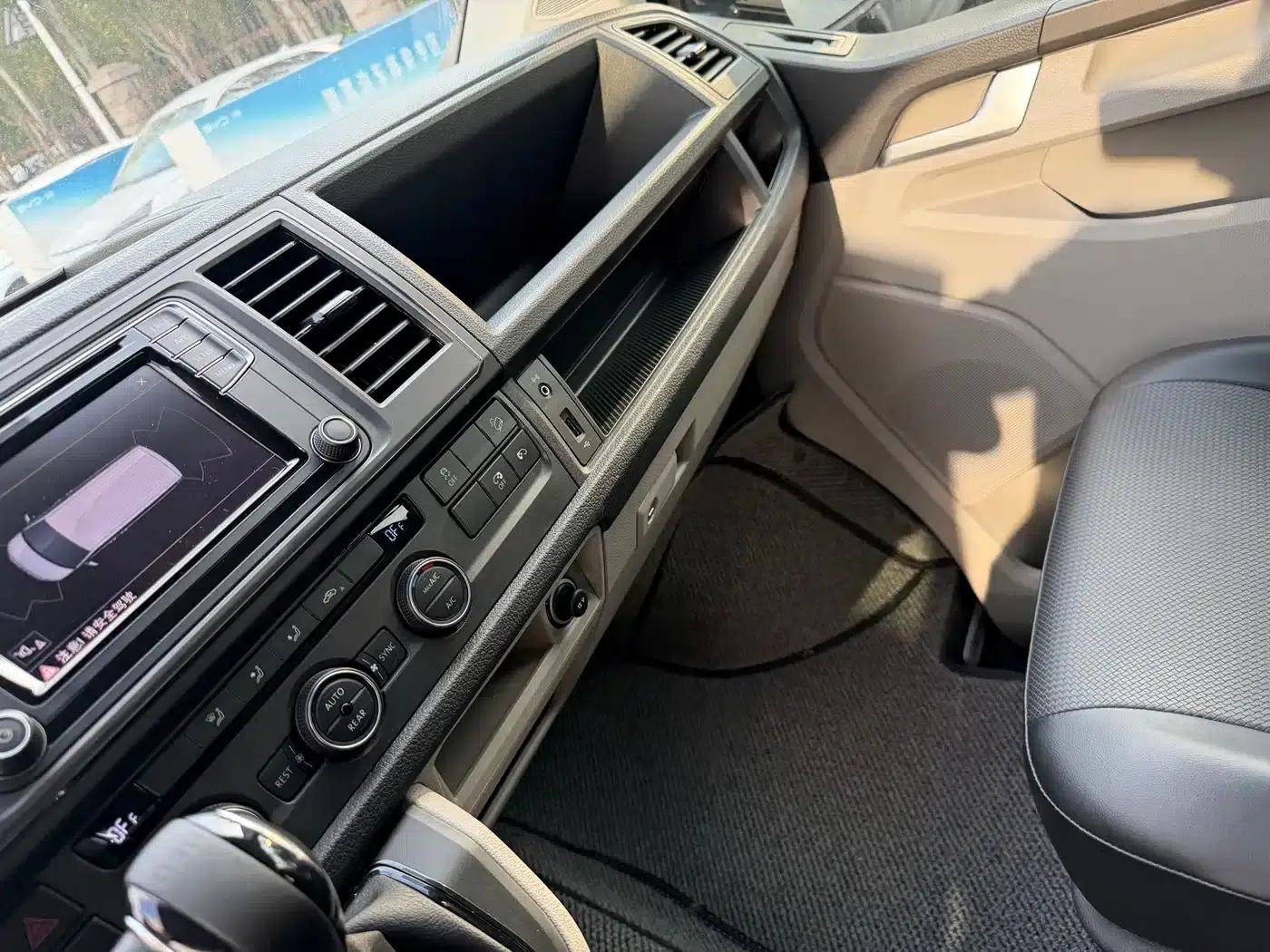 Caravelle 2018 2.0TSI 4WD Luxury 7-Seater — миниатюра 5