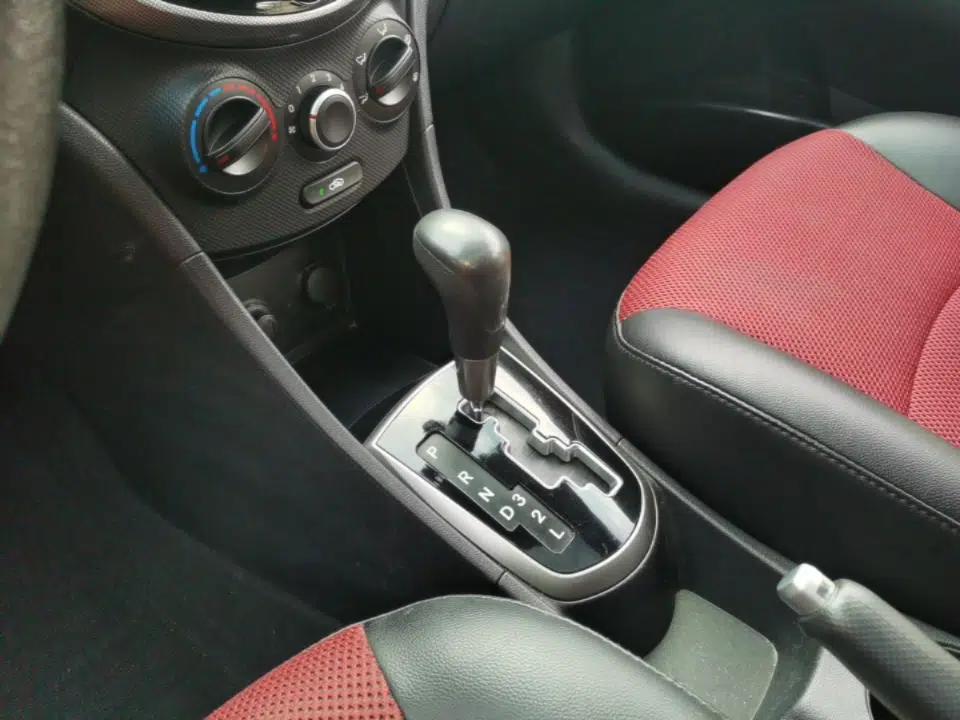Hyundai Verna Ray 2016 1.4L Automatic Leading-Edge GLX — миниатюра 17