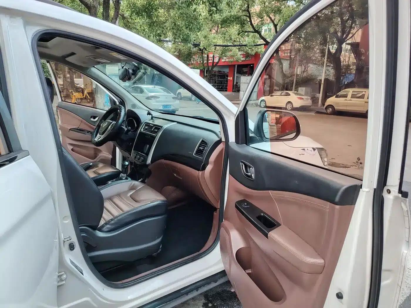 Fengxing SX6 2016 1.6L CVT Luxury Edition — миниатюра 5